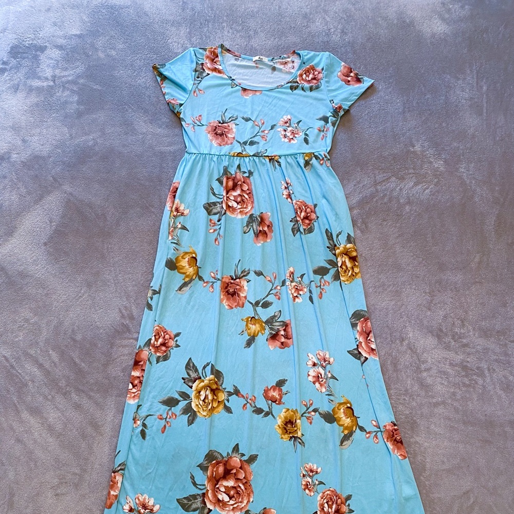 Short sleeve maxi dress with Pockets NWOT